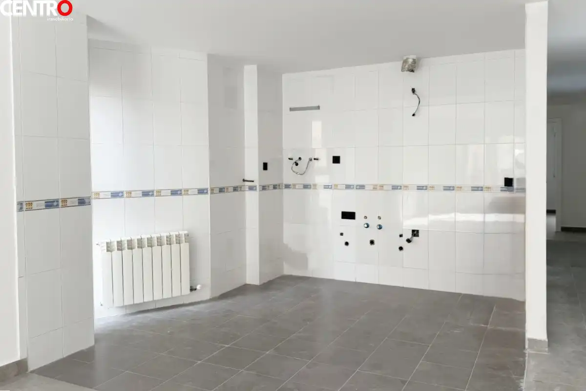 Baño de Piso en venta en La Zubia con Aire acondicionado, Calefacción y Jardín privado