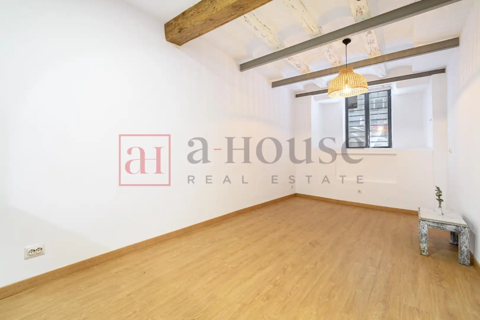 Sala de estar de Planta baja en venta en Barcelona con Parquet y Alarma