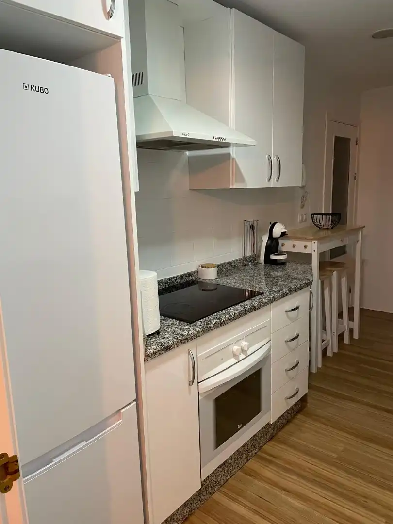 Küche von Wohnung zur Miete in Sevilla mit Klimaanlage, Parkett und Abstellraum
