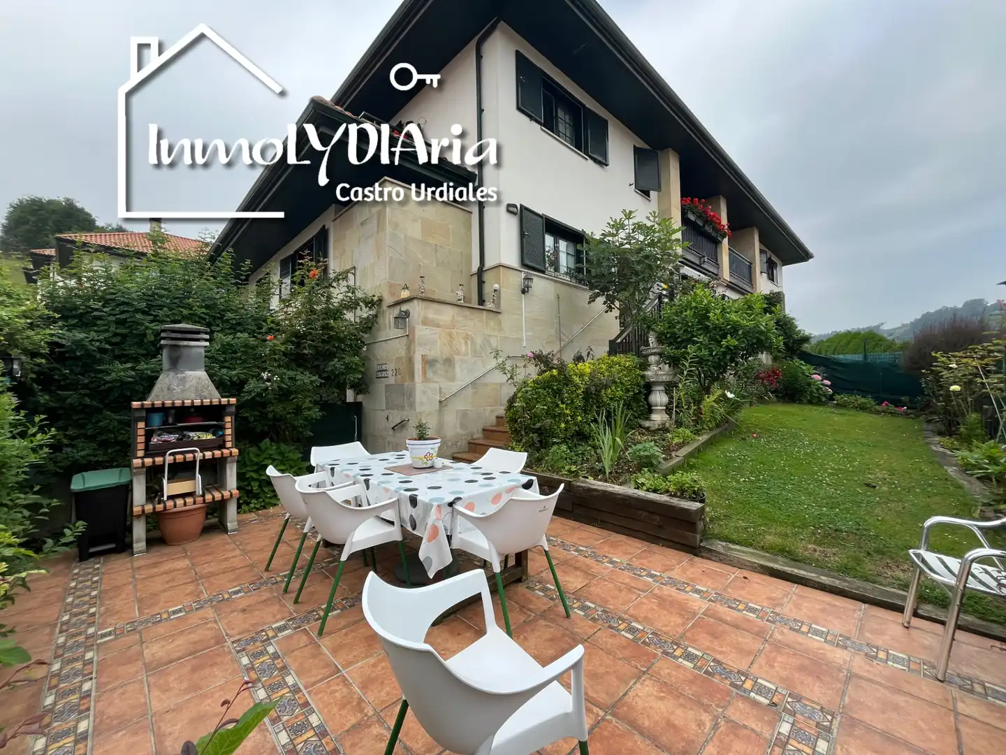 Terraza de Casa o chalet en venta en Castro-Urdiales con Calefacción, Jardín privado y Parquet