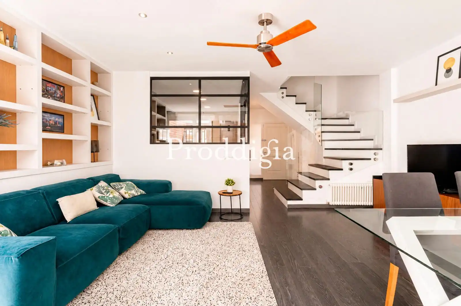 Sala de estar de Casa adosada en venta en Sant Cugat del Vallès con Terraza, Piscina y Piscina comunitaria