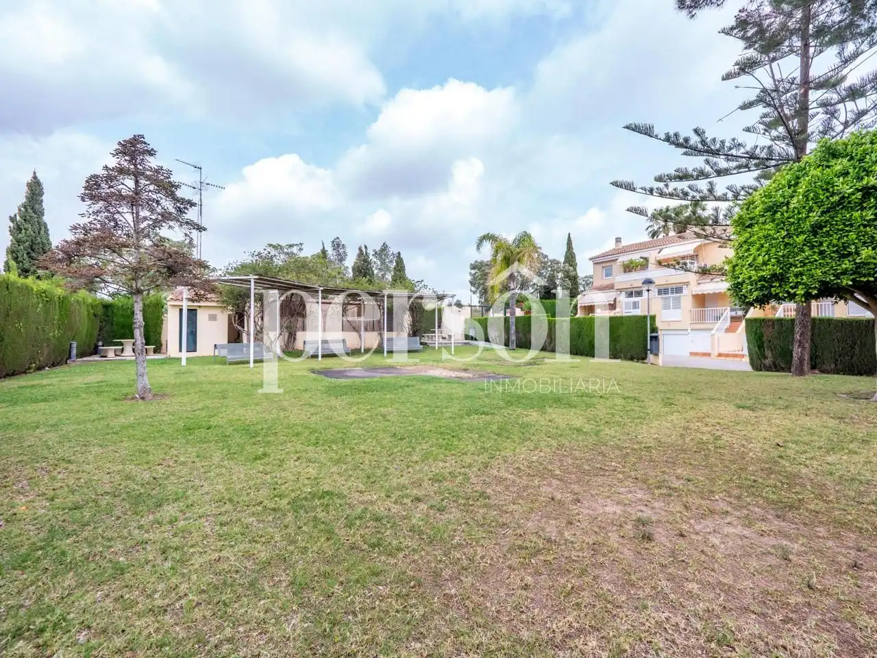 Casa adosada en venta en Godella con Calefacción, Jardín privado y Terraza
