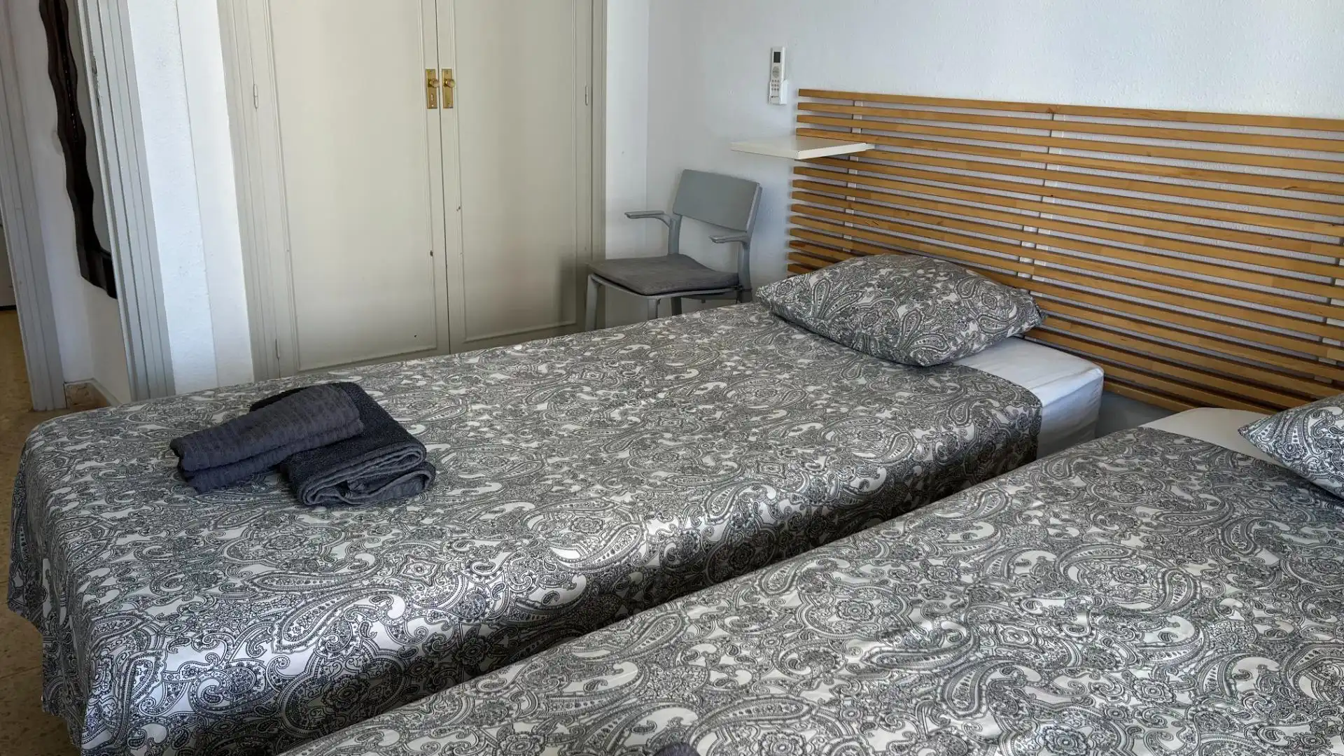 Schlafzimmer von Wohnung zum Verkauf in Benidorm mit Klimaanlage und Möbliert