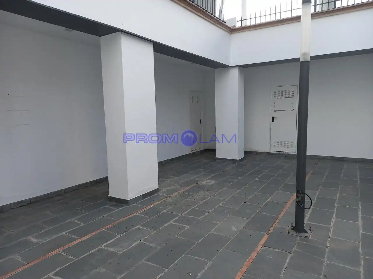 Gewerbefläche zum Verkauf in Plaza Virgen de los Reyes, imagen 7
