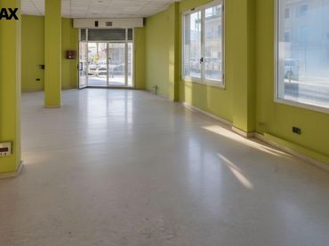 Local comercial en venda a Maria Auxiliadora - Barriada de Llera
