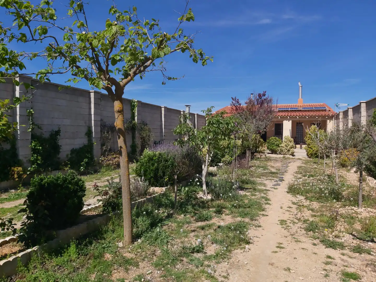 Houses for sale in Pozohondo  with Furnished