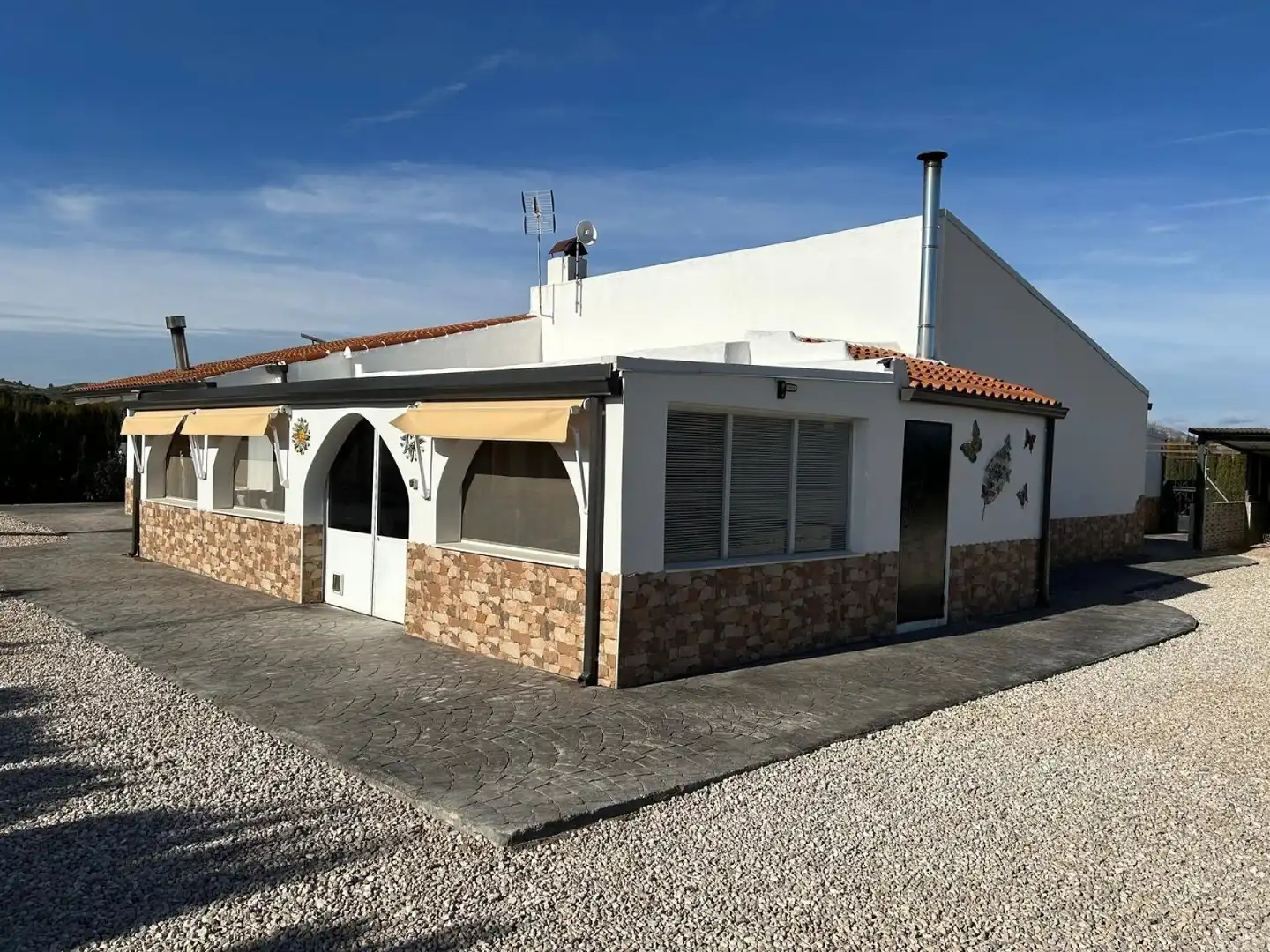 Vista exterior de Casa o chalet en venta en Villena con Jardín privado, Terraza y Piscina