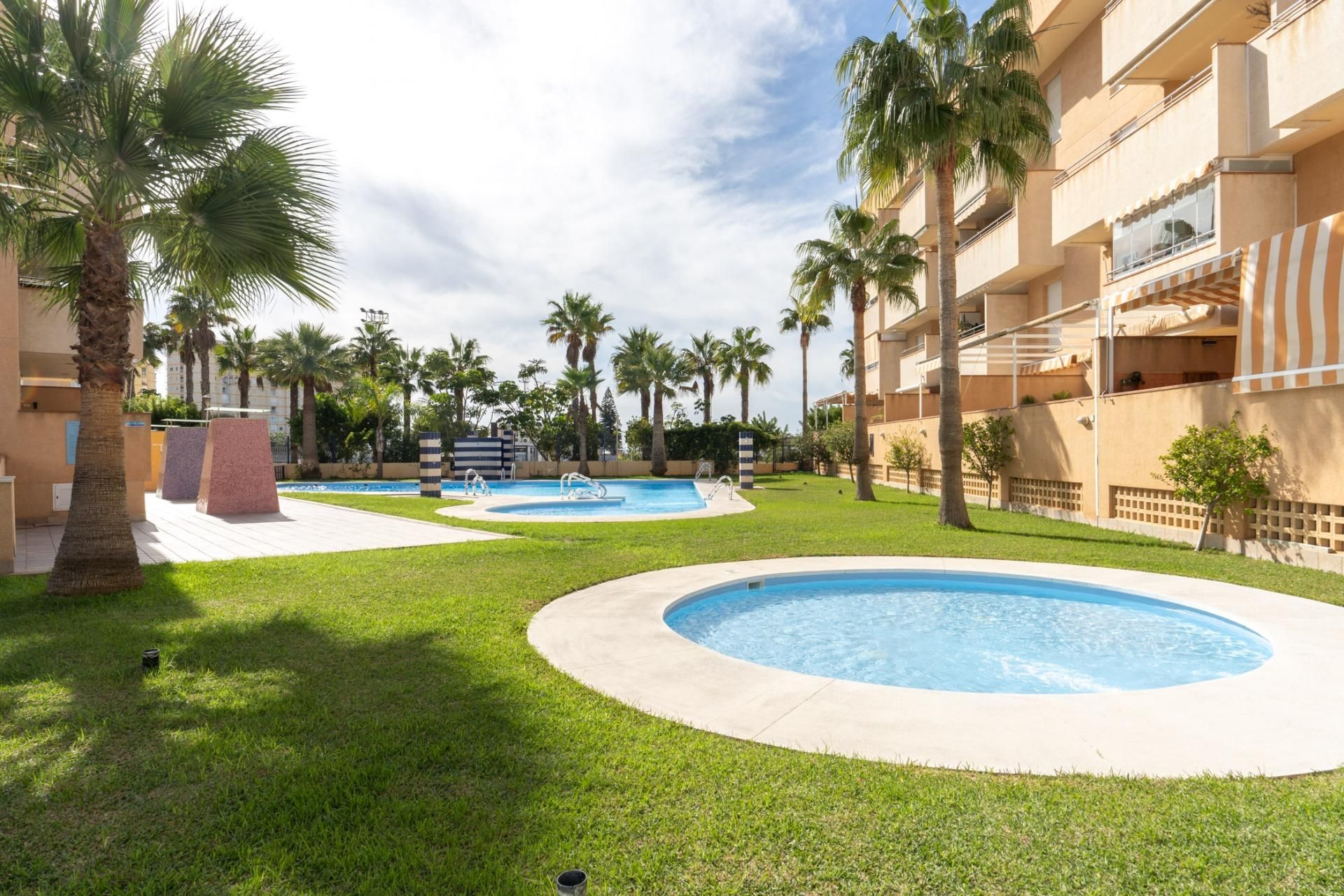 Piscina de Pis en venda en Torrenueva Costa amb Aire condicionat, Terrassa i Traster