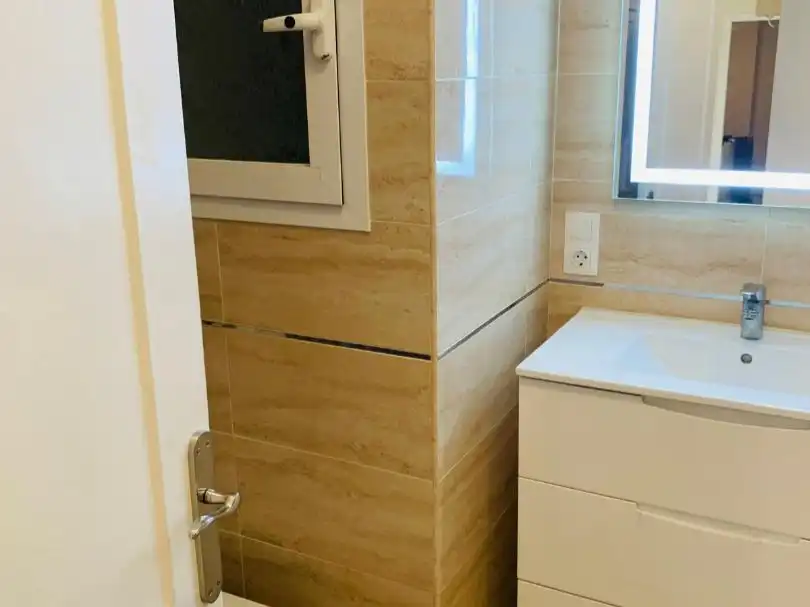 Bathroom of Flat for rent in  Palma de Mallorca  with Parquet flooring, Oven and Microwave