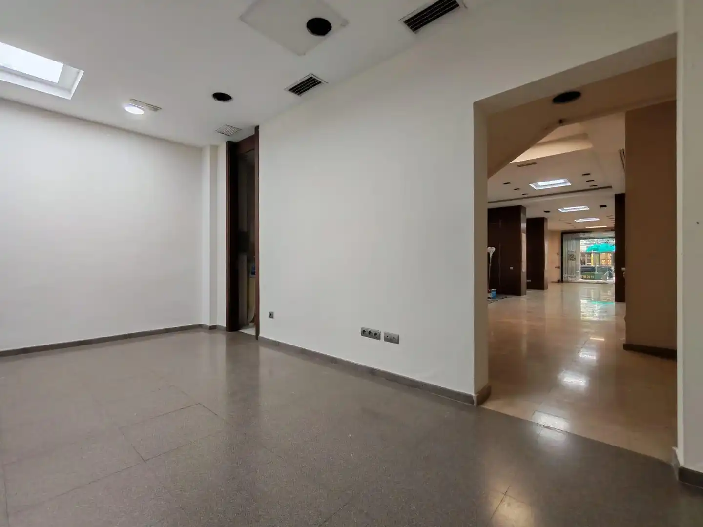 Local commercial à louer à Ciutat Vella, imagen 14
