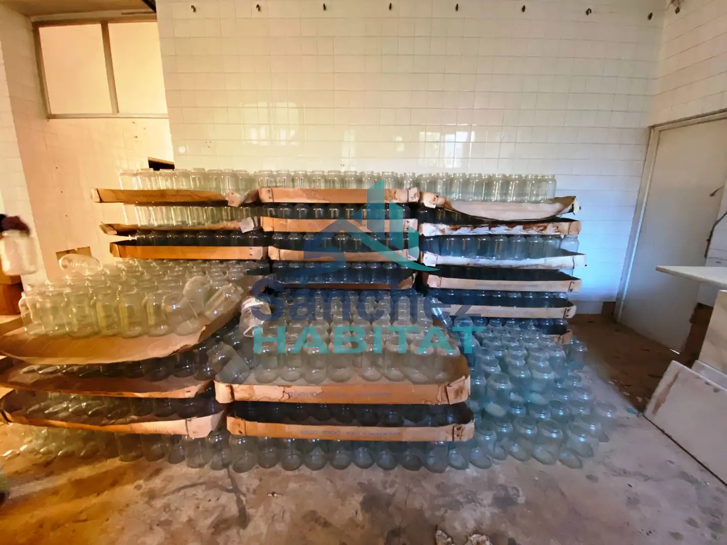 Industrial buildings for sale in Chelva