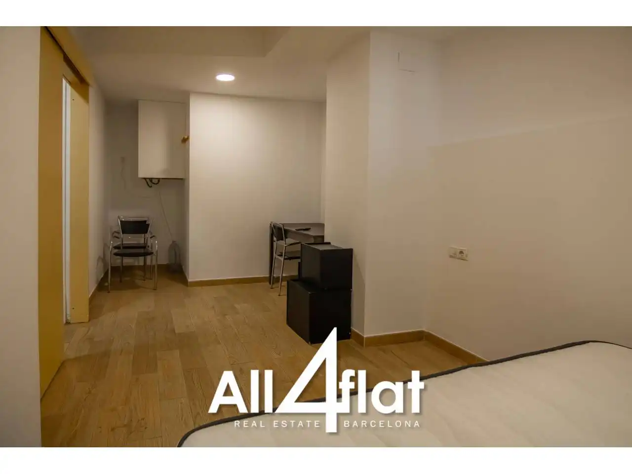 Dormitori de Estudi de lloguer en Barcelona amb Aire condicionat, Parquet i Moblat