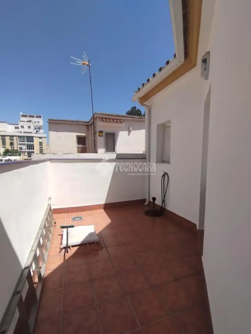 Terrasse von Einfamilien-Reihenhaus zum Verkauf in Málaga mit Klimaanlage, Terrasse und Balkon