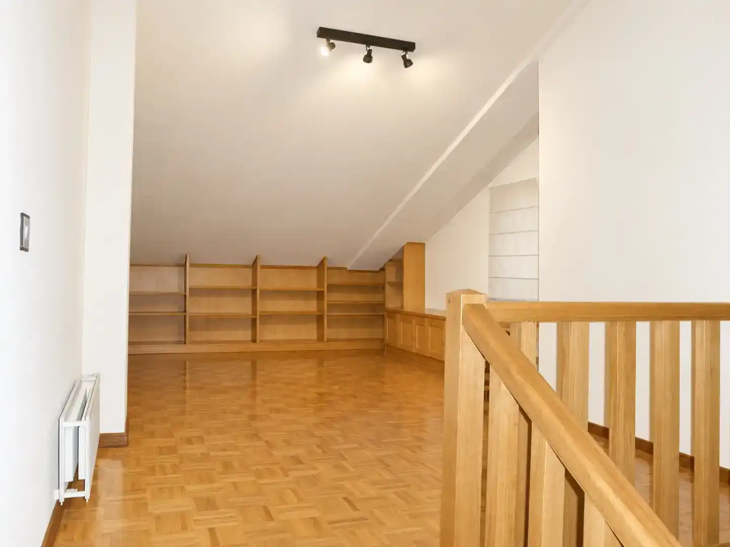 Wohnung zur Miete in Siero mit Privatgarten, Parkett und Balkon