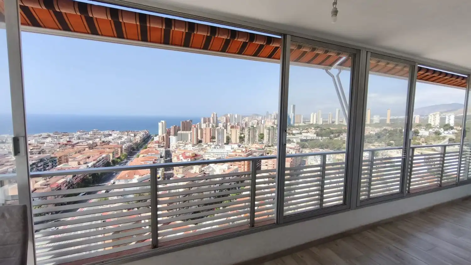 Terrasse von Wohnungen zur Miete in Benidorm mit Klimaanlage, Abstellraum und Möbliert