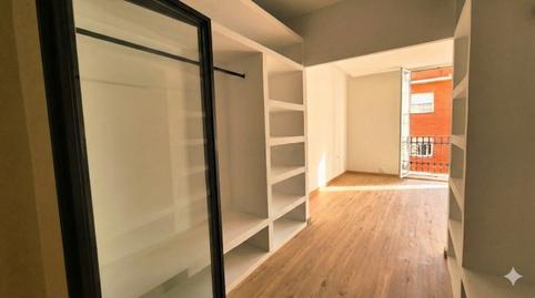 Foto 4 de Pis en venda a Carrer de la Muntanya, El Camp de l'Arpa del Clot, Barcelona