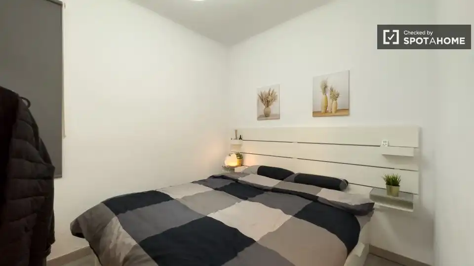 Room in El Baix Guinardó