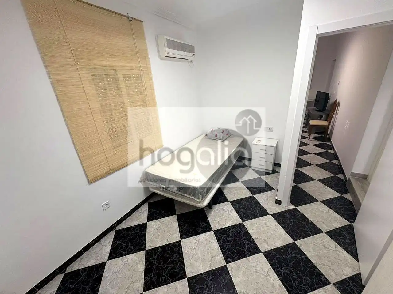Dormitori de Casa o xalet de lloguer en Sevilla amb Aire condicionat, Terrassa i Traster