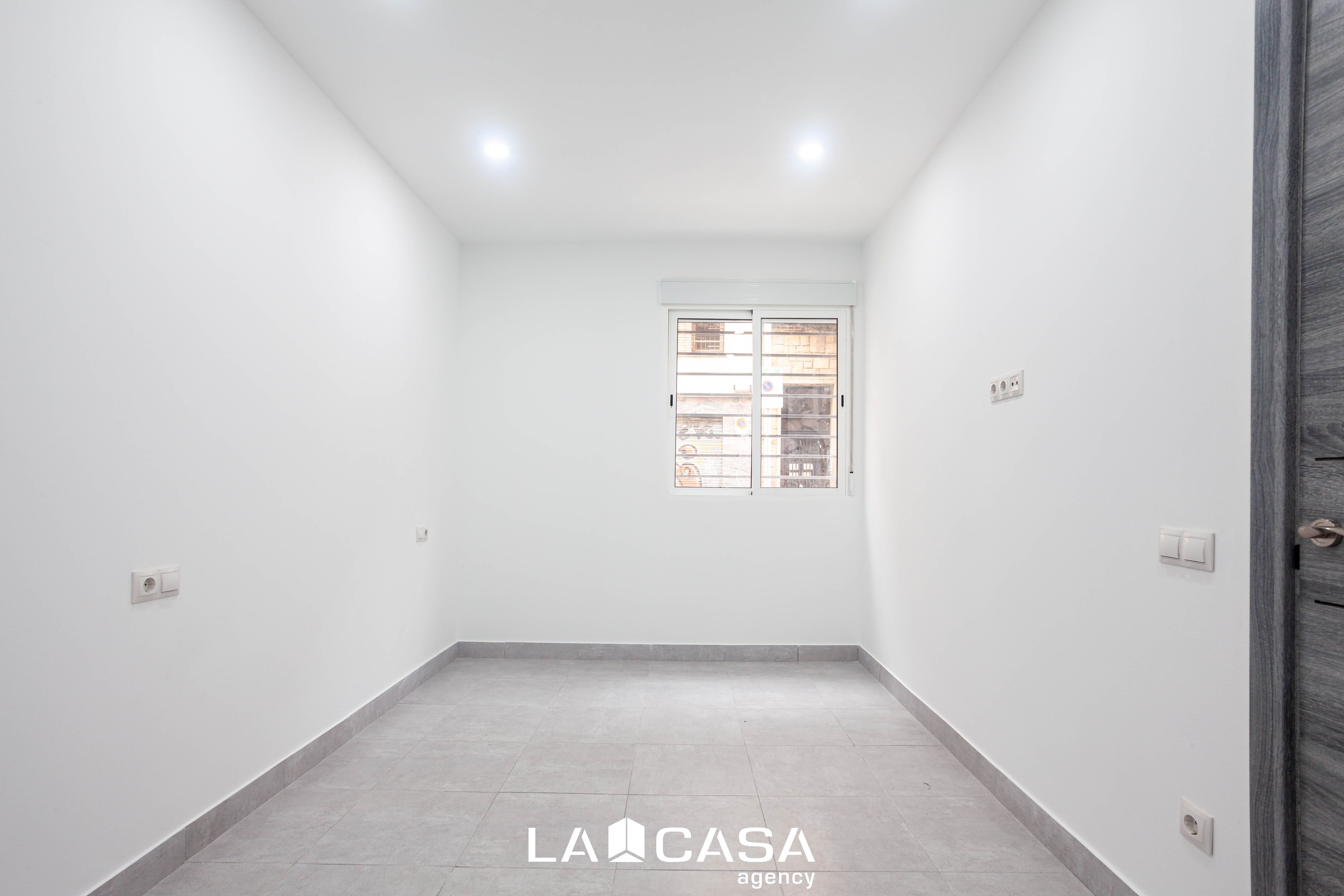 Planta baixa en venda a Sants-Badal, Sants - Montjuïc