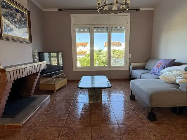 Sala de estar de Casa o chalet en venta en Vilanova i la Geltrú con Calefacción y Terraza