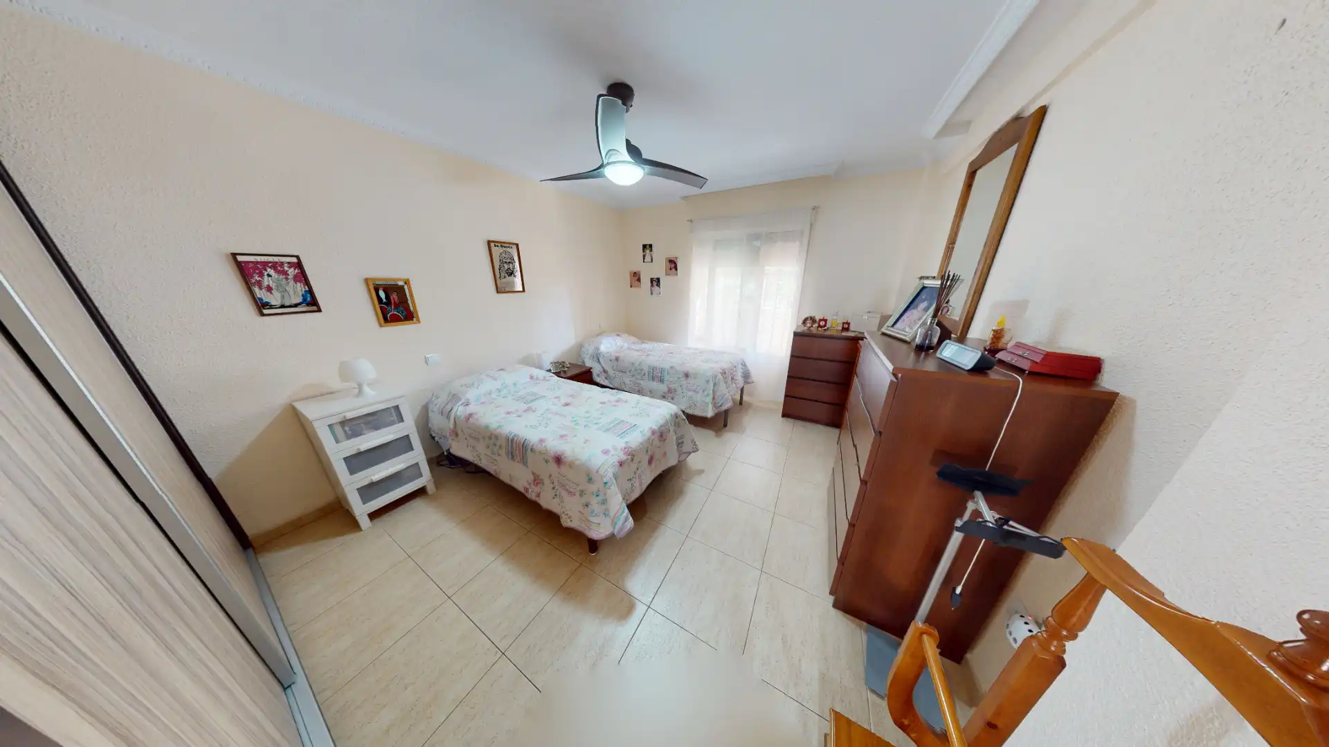 Habitación de Casa o chalet en venta en El Campello con Aire acondicionado, Calefacción y Jardín privado