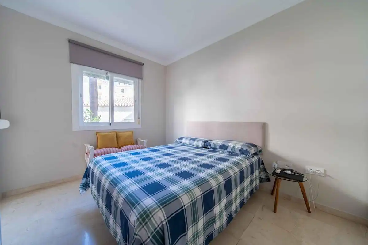 Dormitori de Planta baixa en venda en Mijas amb Aire condicionat, Terrassa i Moblat