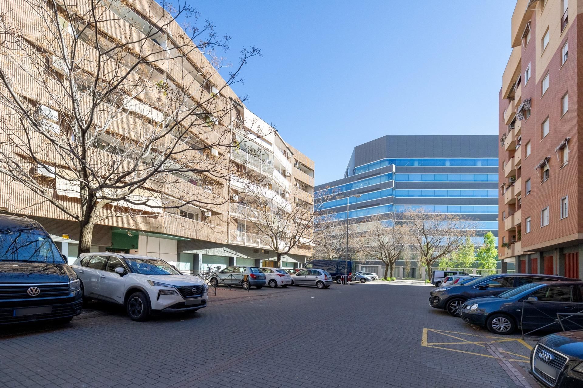 Exterior view of Flat for sale in  Granada Capital  with Terrace