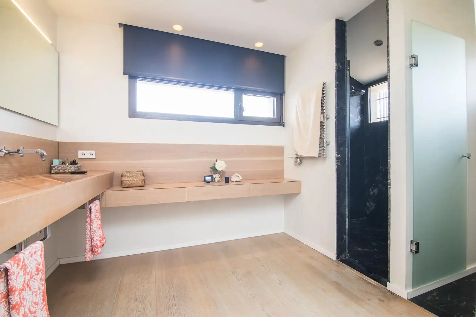 Badezimmer von Haus oder Chalet zum Verkauf in Elche / Elx mit Klimaanlage, Heizung und Privatgarten