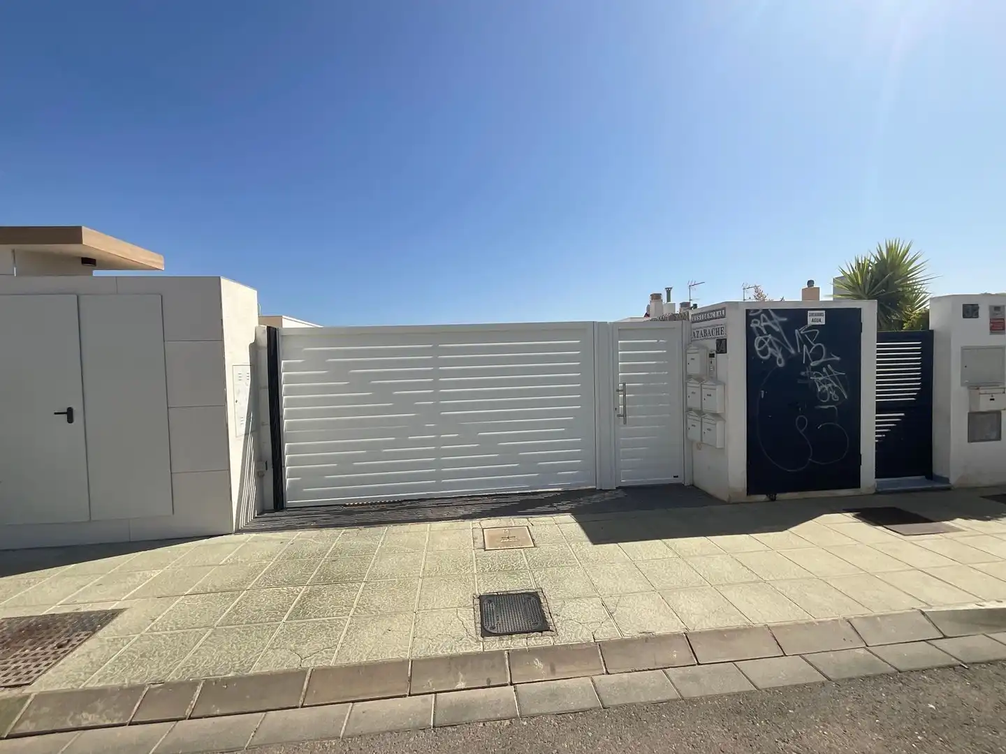 Vista exterior de Casa o chalet en venta en Almería con Jardín privado, Terraza y Trastero