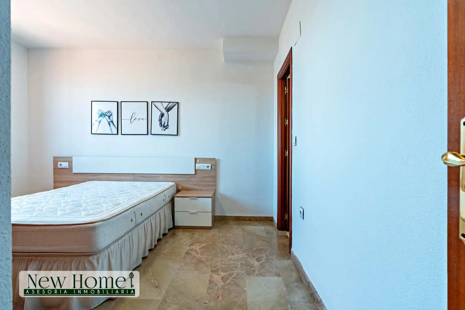 Schlafzimmer von Dachboden zum Verkauf in Roquetas de Mar mit Klimaanlage, Terrasse und Gemeinschaftspool