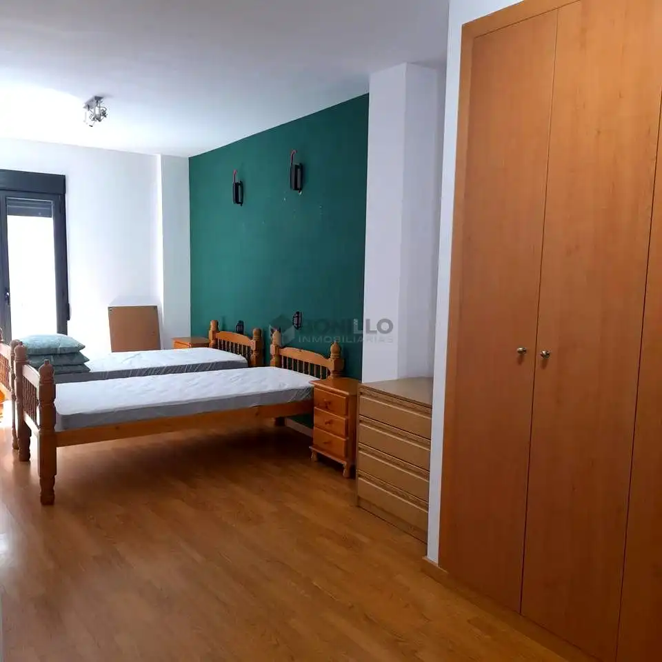 Bedroom of Flat for rent in La Puebla de Valverde  with Heating, Parquet flooring and Furnished