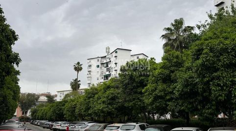 Foto 2 de Piso en venta en C. Ulía, El Plantinar – Avda. La Paz - El Juncal, Sevilla Capital