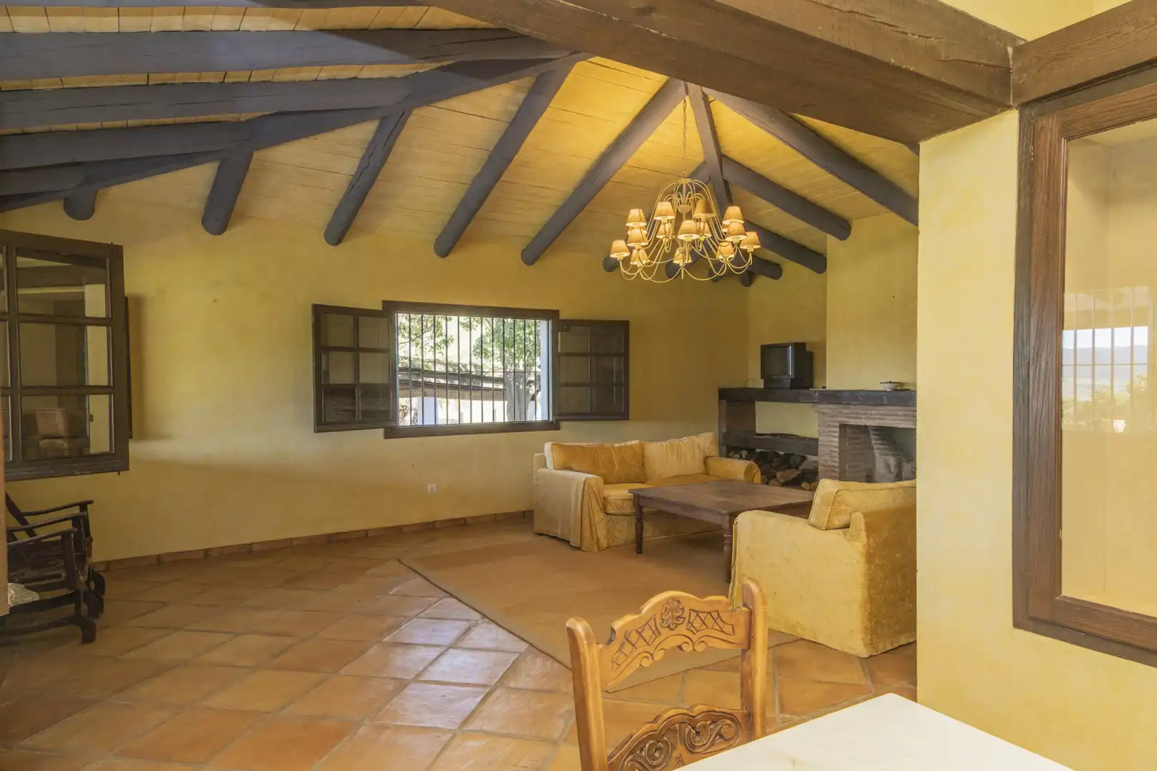 Sala d'estar de Finca rústica en venda en San Martín del Tesorillo amb Aire condicionat, Jardí privat i Terrassa