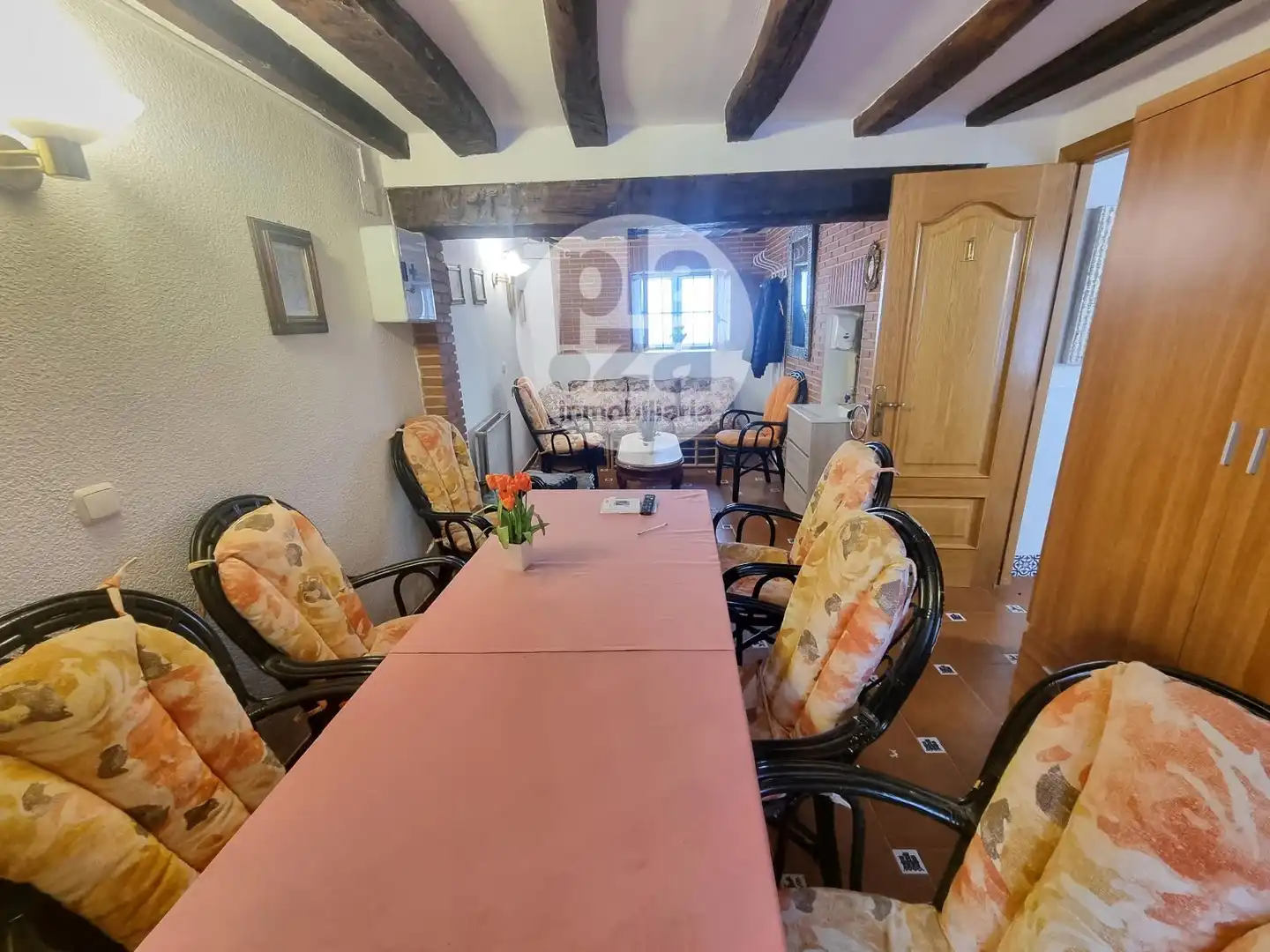 Menjador de Casa o xalet de lloguer en Burgos amb Calefacció, Traster i Moblat