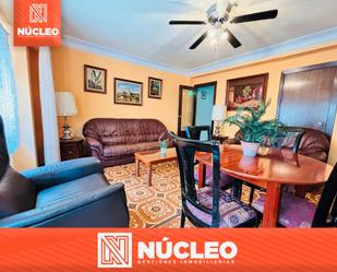 Living room of Flat for sale in  Zaragoza Capital  with Heating, Furnished and Oven