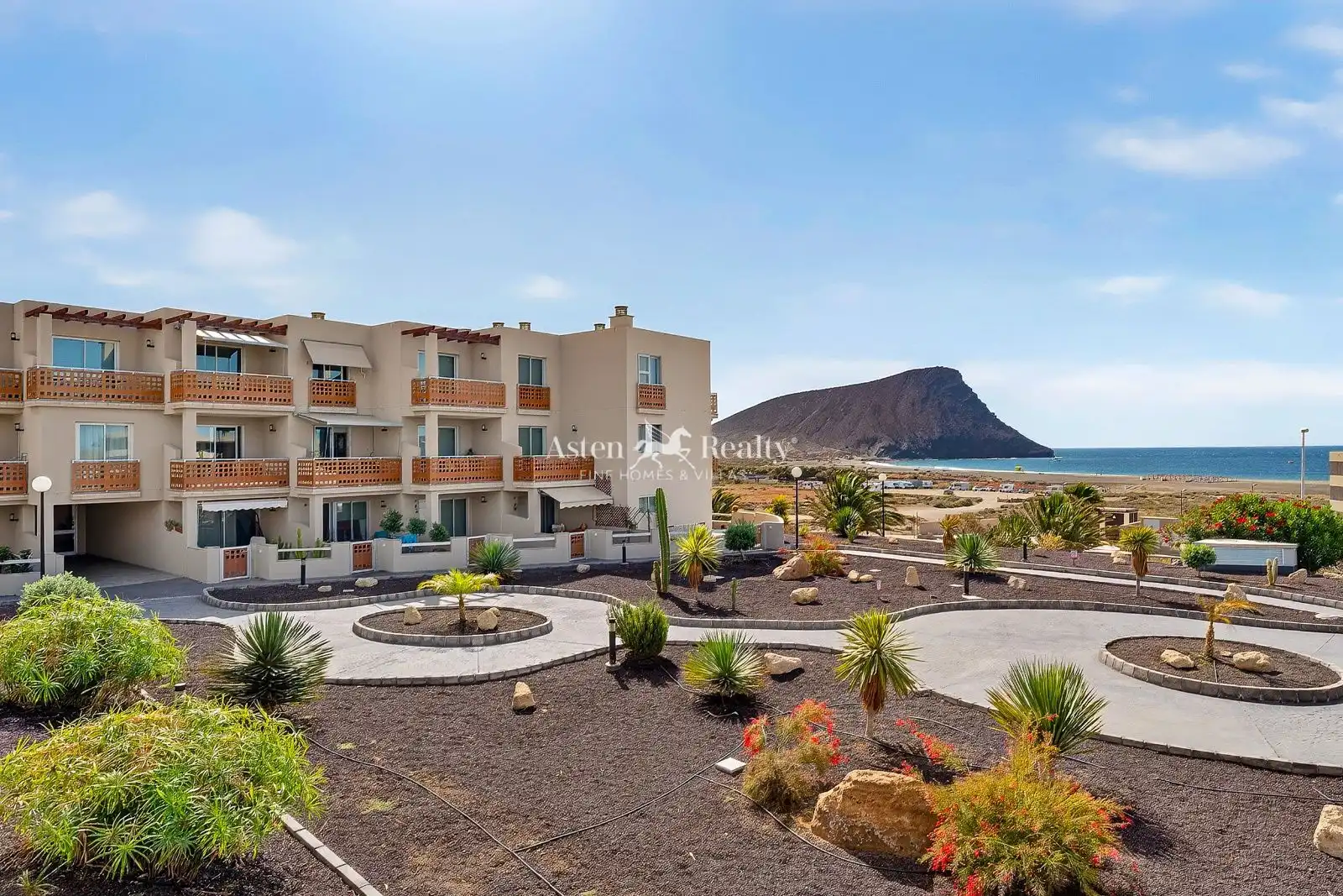 Exterior view of Flat for sale in Granadilla de Abona  with Air Conditioner, Private garden and Terrace