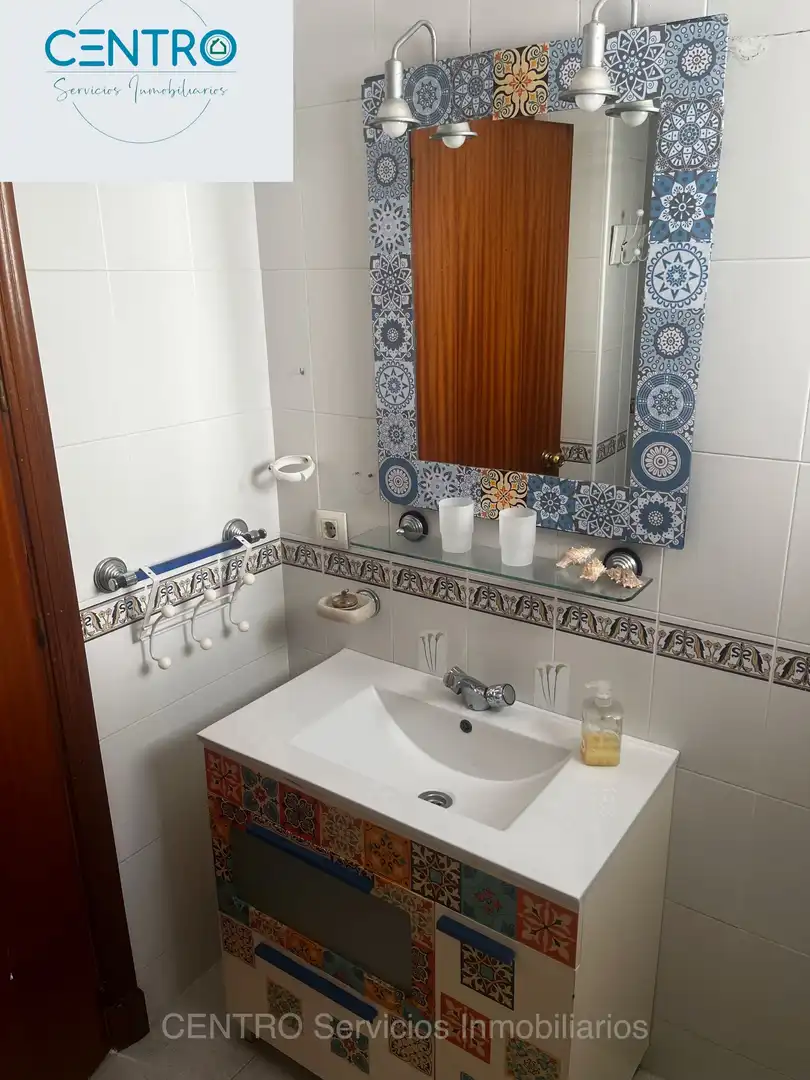 Bany de Pis en venda en Algeciras amb Aire condicionat