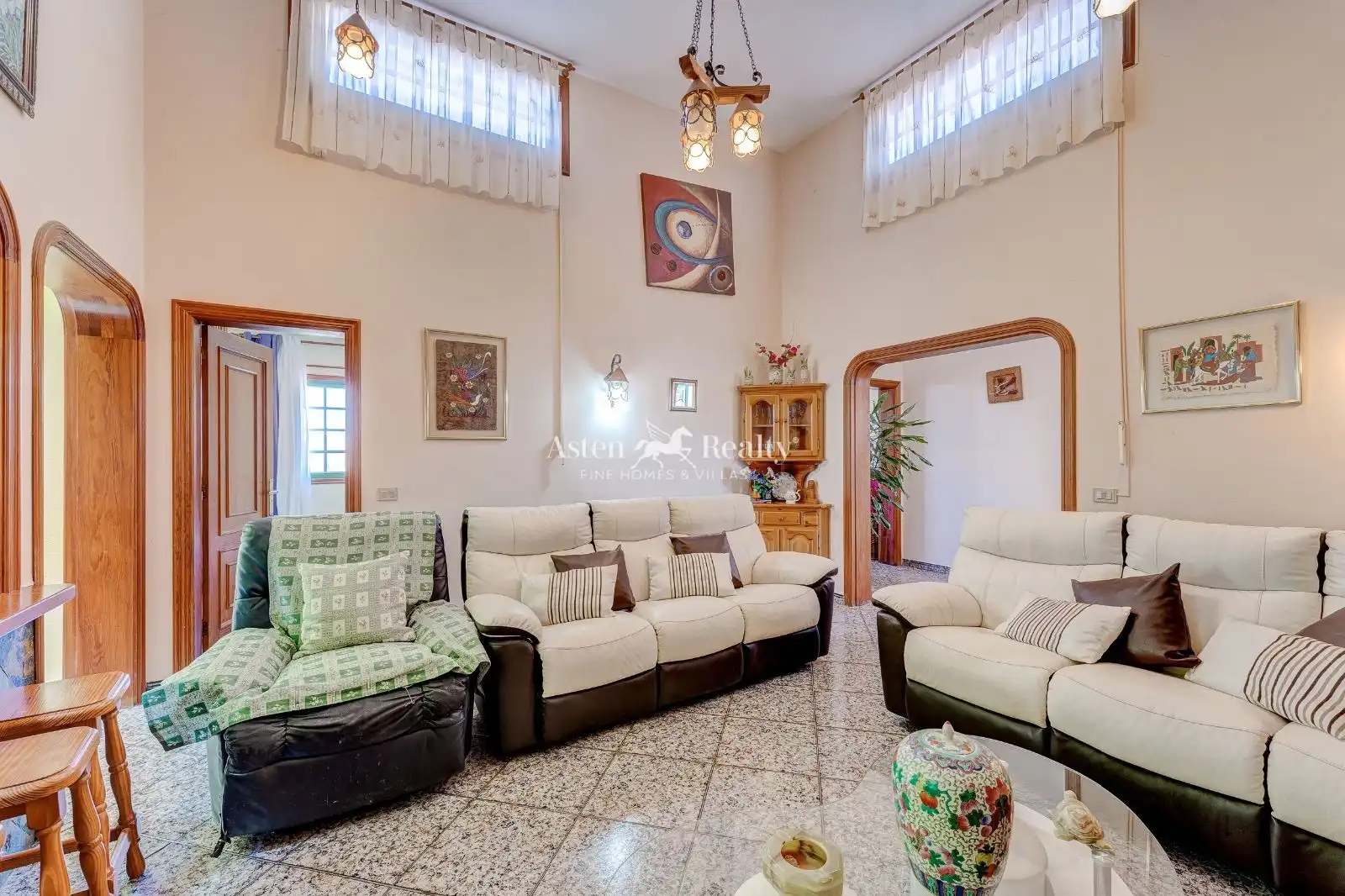 Sala d'estar de Casa o xalet en venda en Adeje amb Terrassa, Traster i Moblat