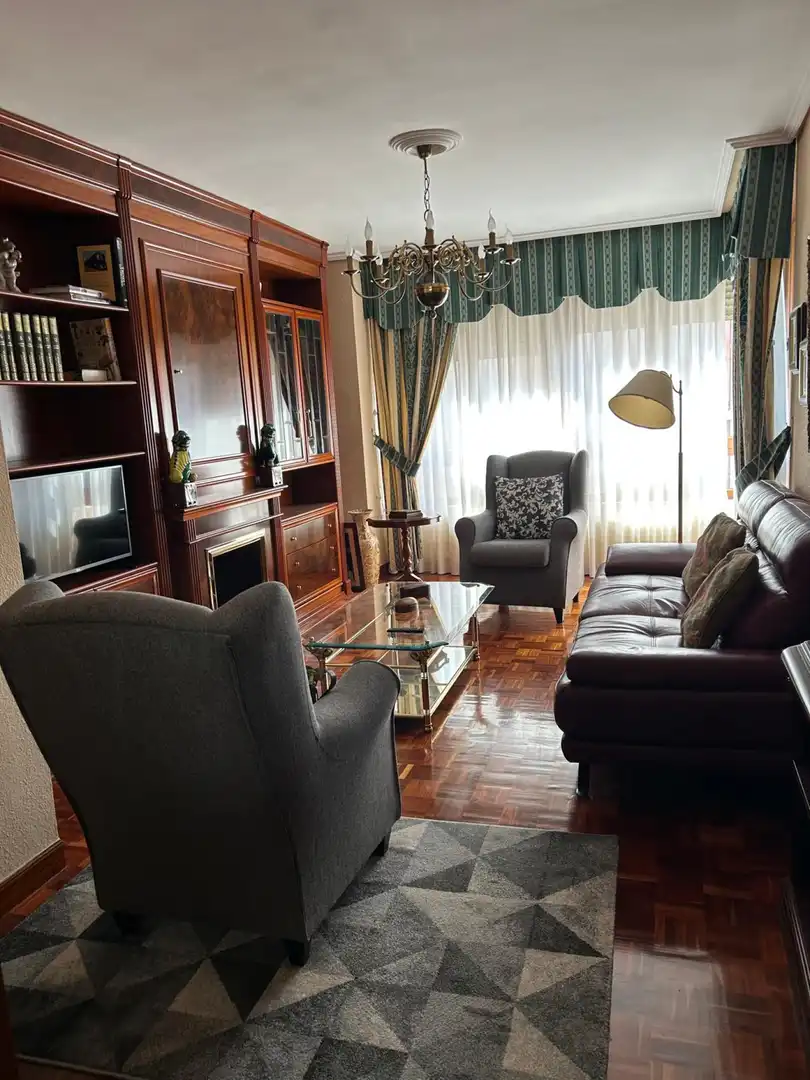 Sala de estar de Piso de alquiler en Reinosa con Calefacción, Terraza y Amueblado