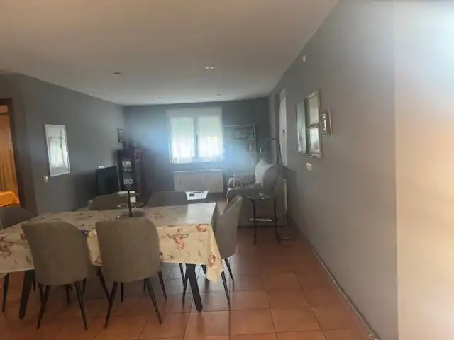 Menjador de Casa o xalet en venda en Castropol amb Calefacció, Jardí privat i Parquet