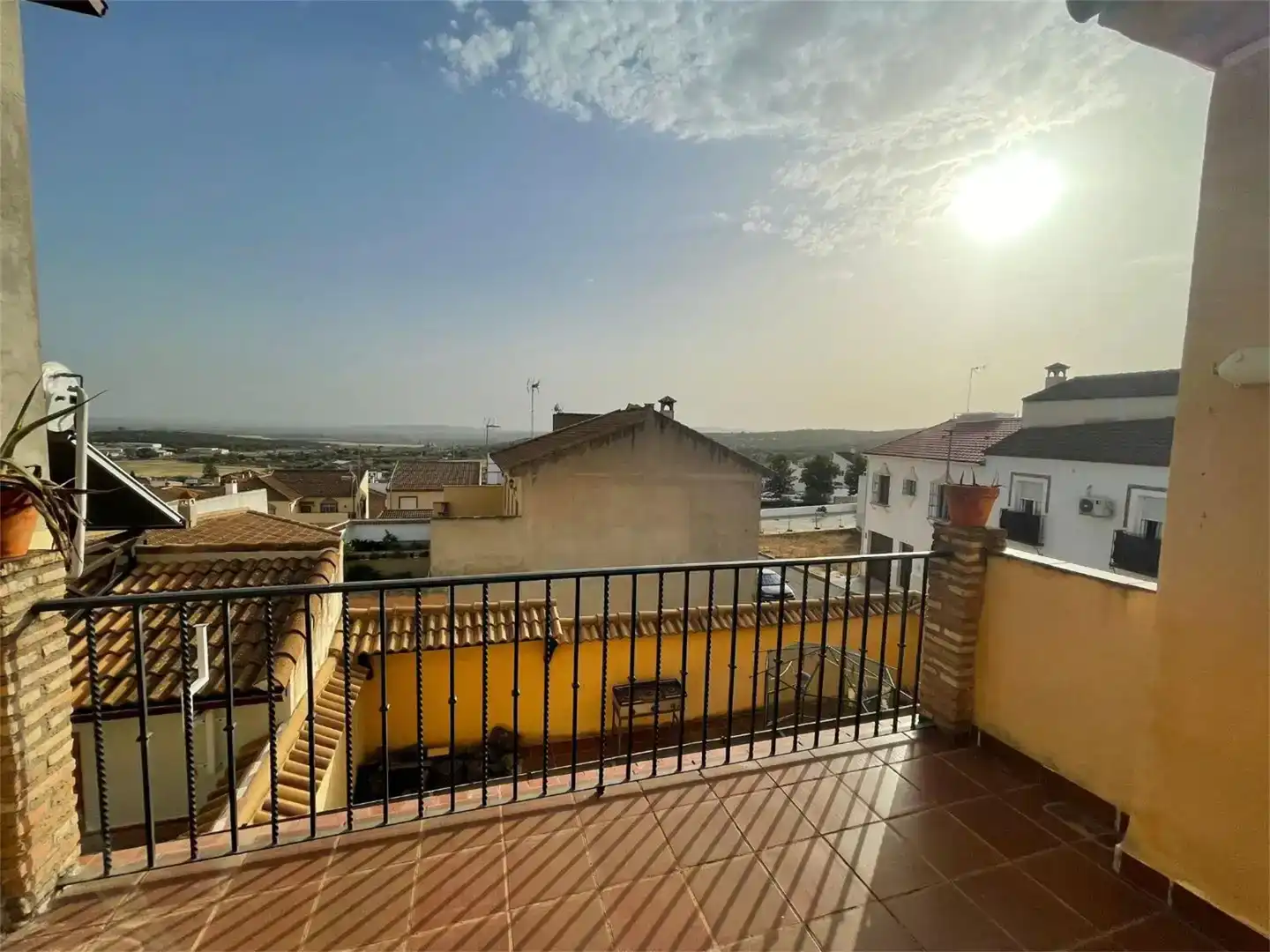 Vista exterior de Casa adosada en venda en Hornachuelos amb Aire condicionat, Traster i Moblat