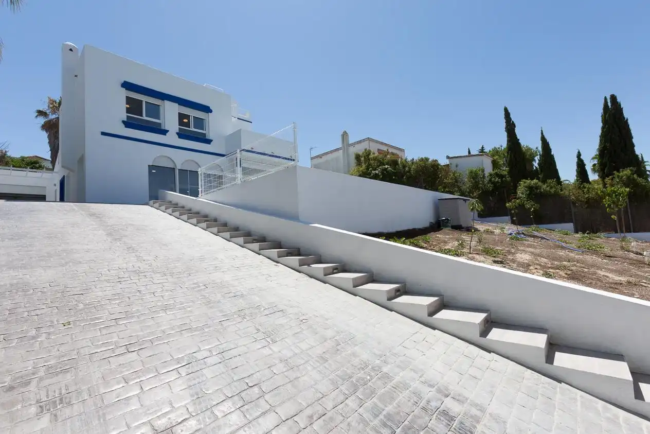 Vista exterior de Casa o chalet de alquiler en Sanlúcar de Barrameda con Aire acondicionado, Jardín privado y Terraza