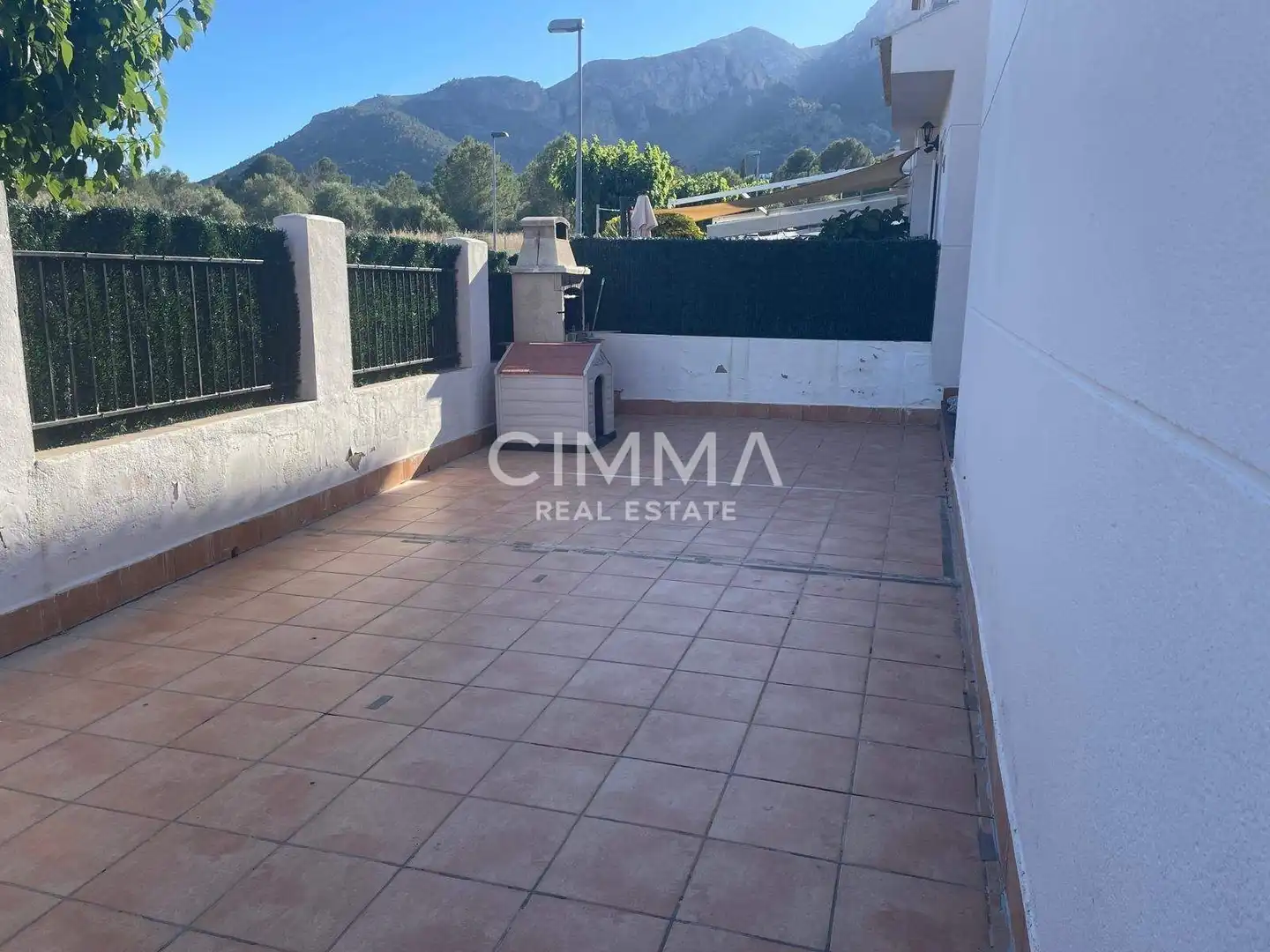 Vista exterior de Casa o xalet en venda en Polop amb Aire condicionat i Traster