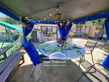 Casa amb piscina en venda a Carrer Dàlia