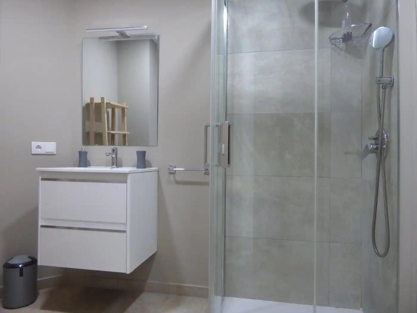Bathroom of Apartments for rent in Jerez de la Frontera  with Air Conditioner and Parquet flooring