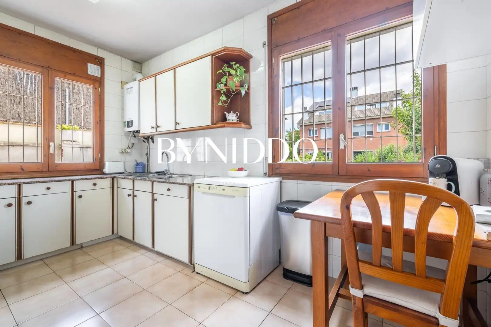 Cocina de Casa adosada en venta en Sant Cugat del Vallès con Aire acondicionado, Calefacción y Jardín privado