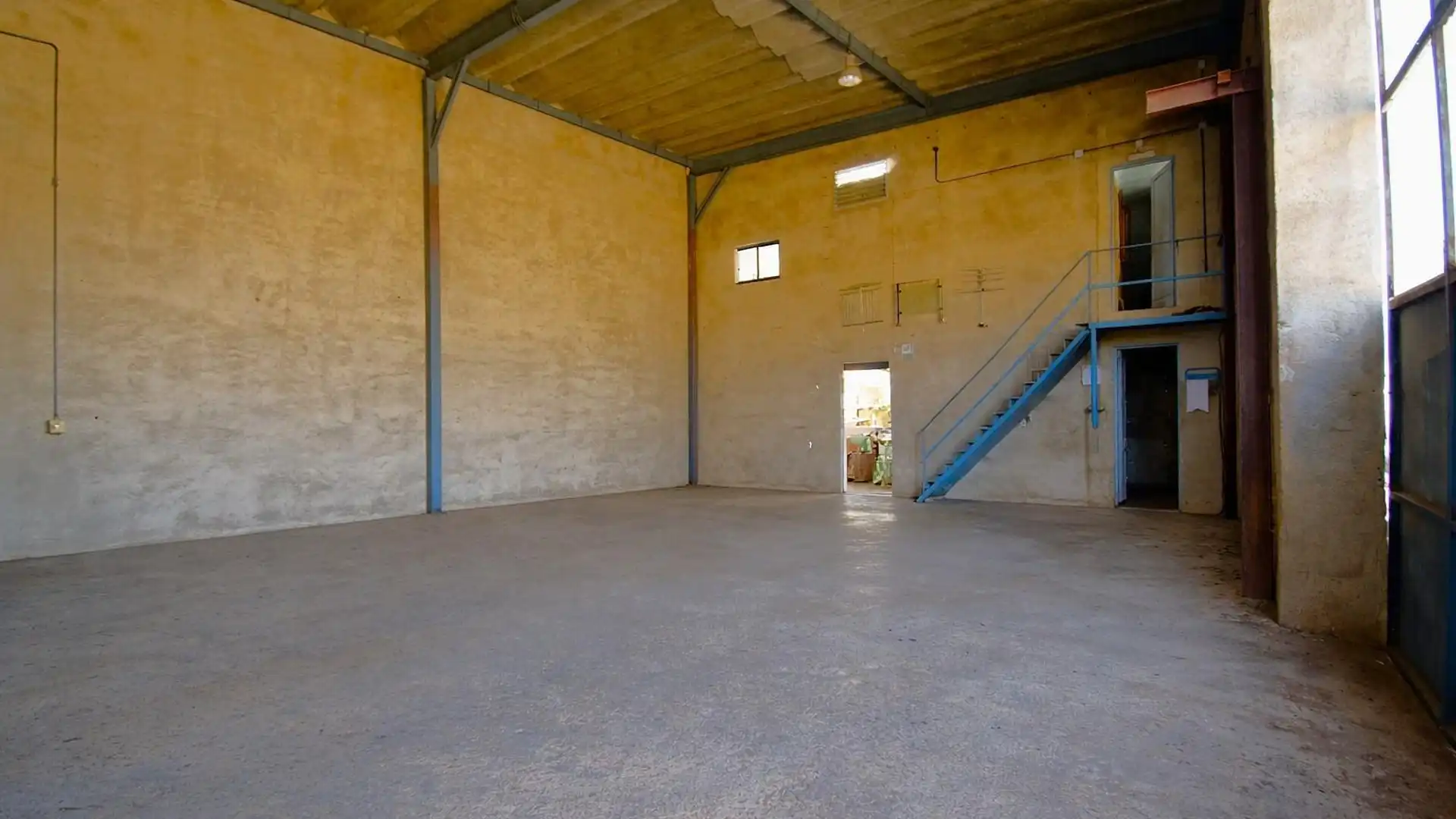Industrial buildings for sale in Muro