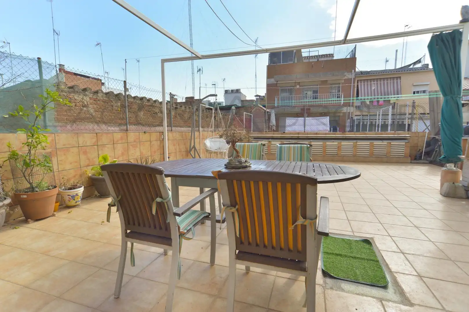 Terrasse von Wohnung zum Verkauf in Gavà mit Klimaanlage, Heizung und Privatgarten