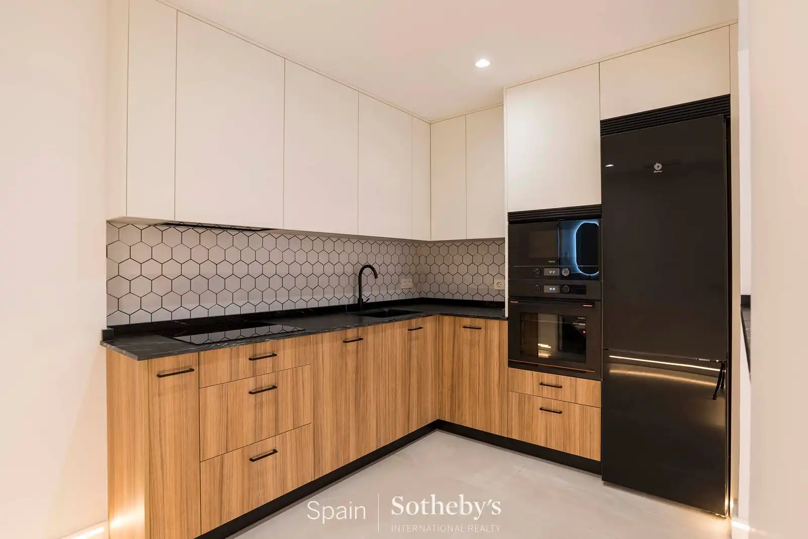 Kitchen of Apartments for sale in Madrid  with Air Conditioner and Heating
