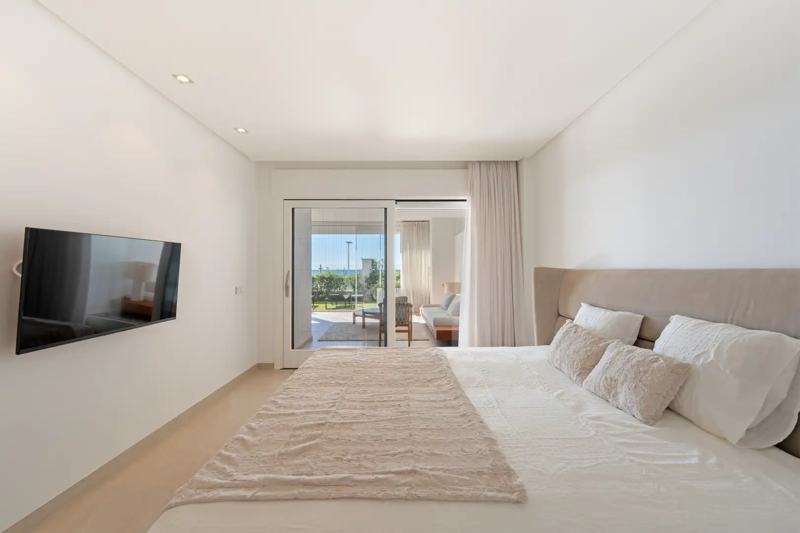 Habitación de Planta baja en venta en Estepona con Aire acondicionado, Terraza y Trastero